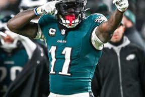 西亚卡姆迎来十五赛季高光表现，老鹰球迷沸腾！