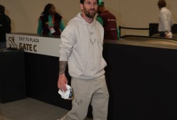 包含梅西回归赛场，挺进下一轮首场状态亮眼，DWG观众沸腾！的词条